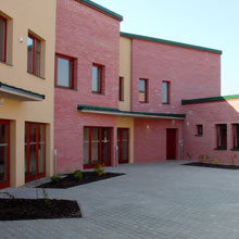 Budova Dětského domova se školou Dobřichovice